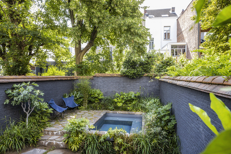 voorbeeld van een minipool in antwerpen stad inclusief tuinaanleg